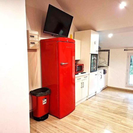 11 - Tres Joli 2 Pieces Tout Equipe Pour 1 A 5 Personnes, Vue Sur Parc Arbore, Parking Privatif Gratuit, Grand Fourgon Possible, Tout Le Linge De Maison Est Fourni Razac-sur-lʼIsle 外观 照片