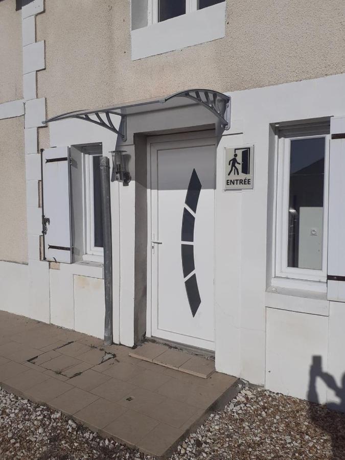 11 - Tres Joli 2 Pieces Tout Equipe Pour 1 A 5 Personnes, Vue Sur Parc Arbore, Parking Privatif Gratuit, Grand Fourgon Possible, Tout Le Linge De Maison Est Fourni Razac-sur-lʼIsle 外观 照片