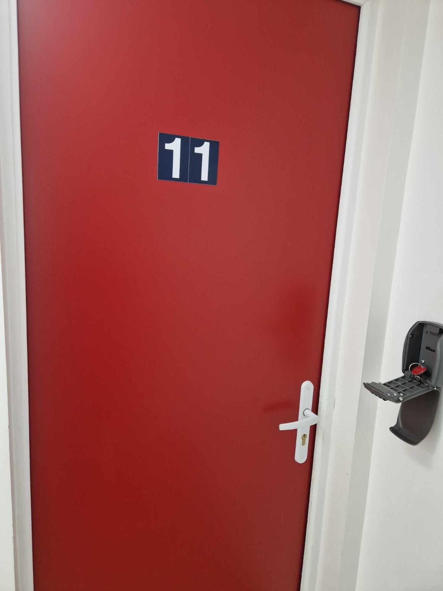 11 - Tres Joli 2 Pieces Tout Equipe Pour 1 A 5 Personnes, Vue Sur Parc Arbore, Parking Privatif Gratuit, Grand Fourgon Possible, Tout Le Linge De Maison Est Fourni Razac-sur-lʼIsle 外观 照片